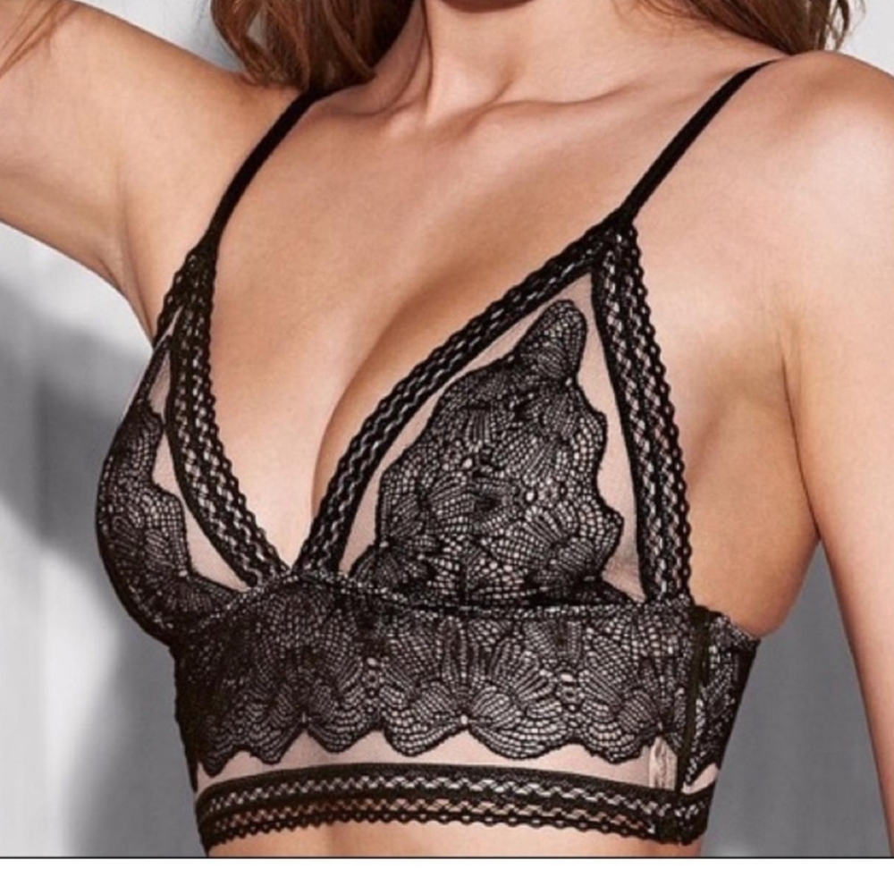 NEW! Victoria's Secret black lace bralette - Picture 1 of 8